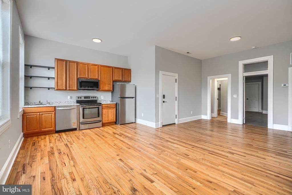 1310 W Lexington Street - Photo 5