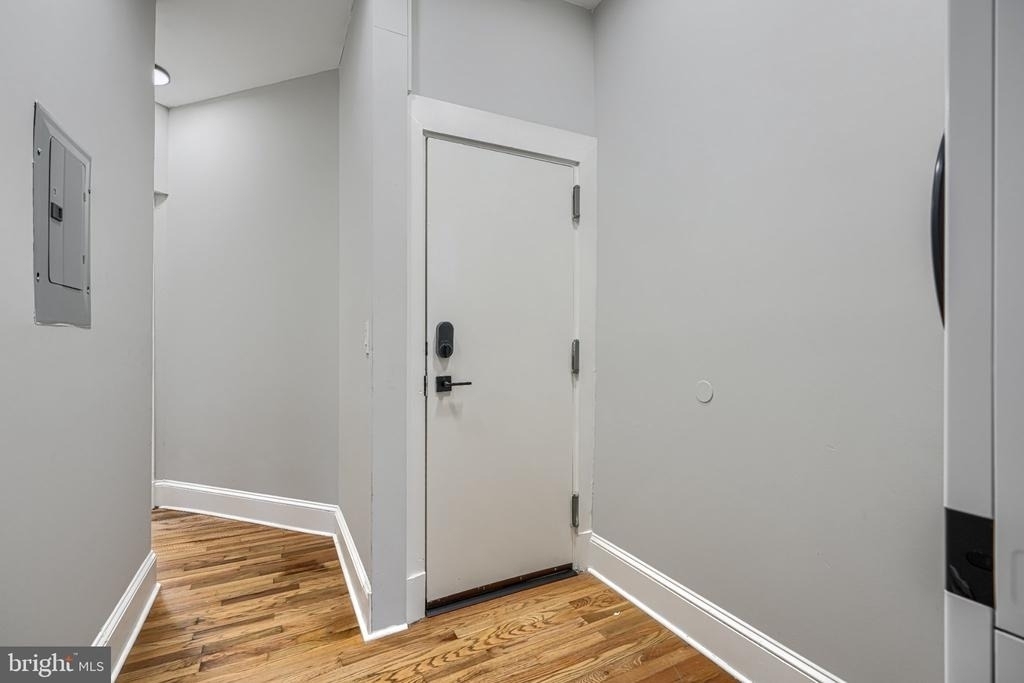1310 W Lexington Street - Photo 14