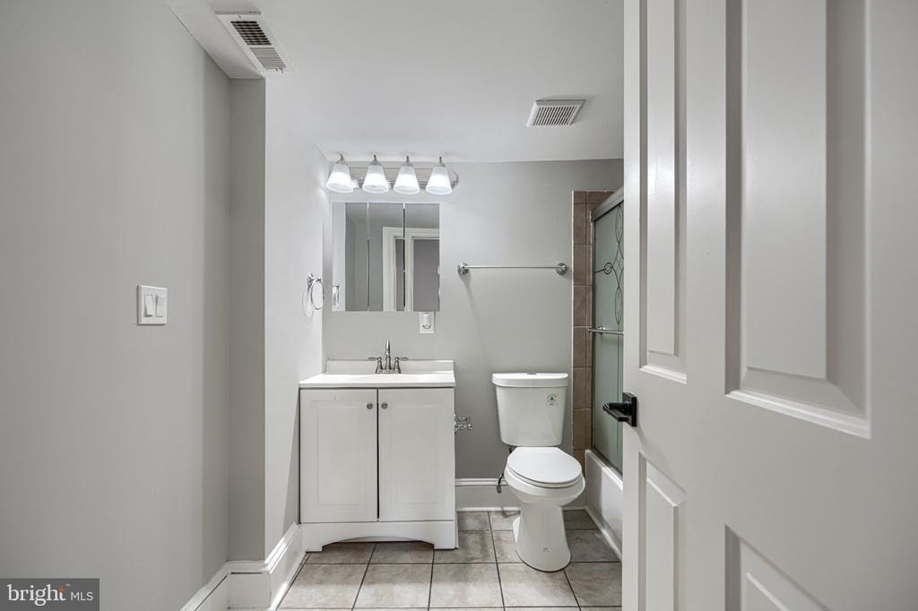 1310 W Lexington Street - Photo 10