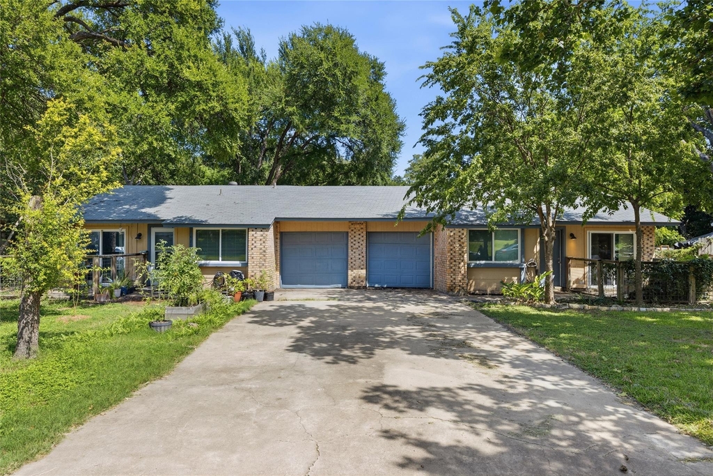 409 Lake Creek Cir - Photo 0