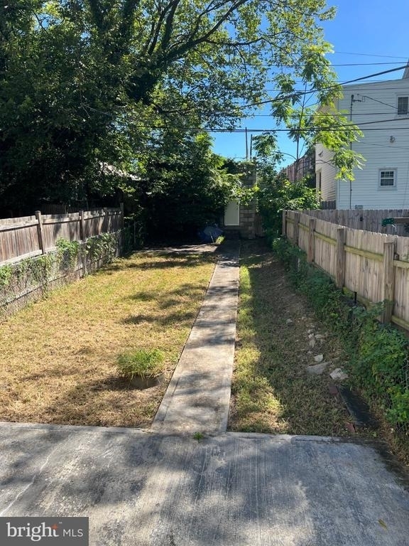 3925 Greenmount Avenue - Photo 8