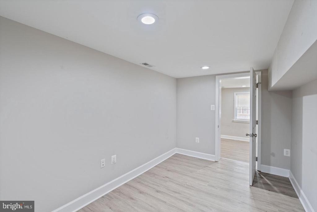 3819 Roland Avenue - Photo 33