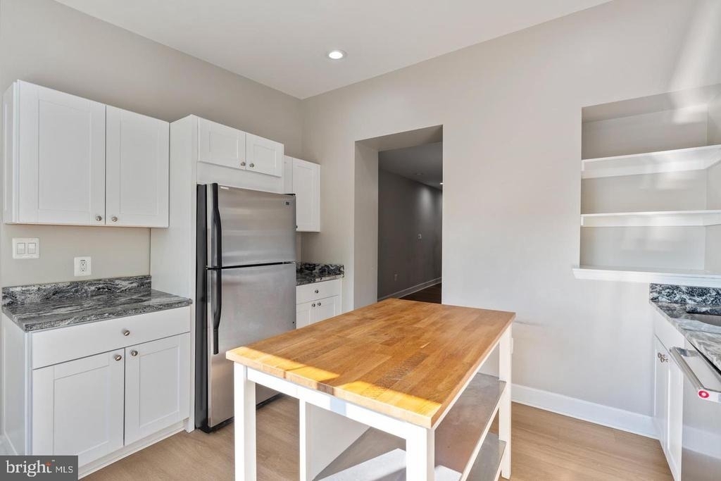 3819 Roland Avenue - Photo 10