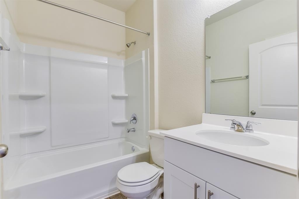 526 Purple Heart Dr - Photo 14