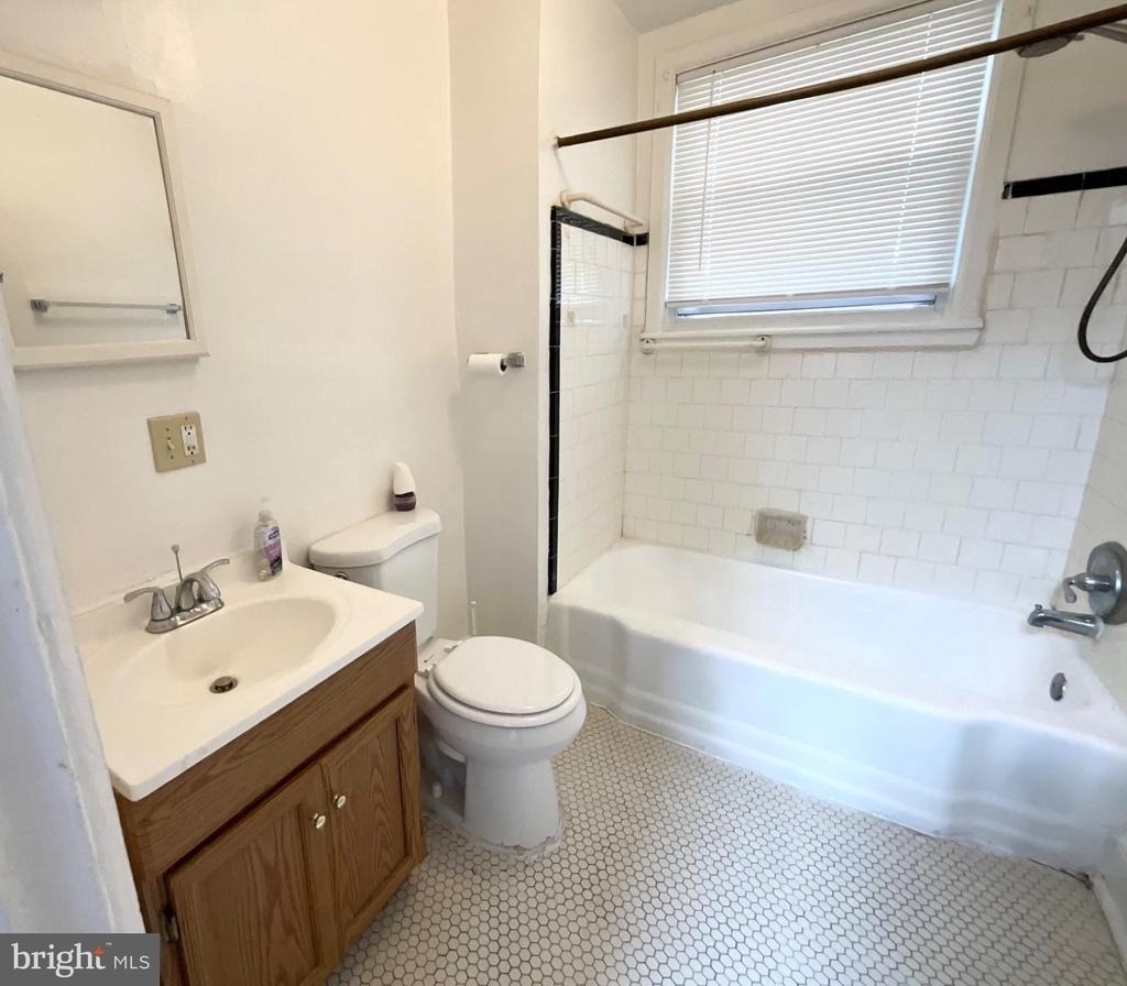 3018 E Larue Square E - Photo 11