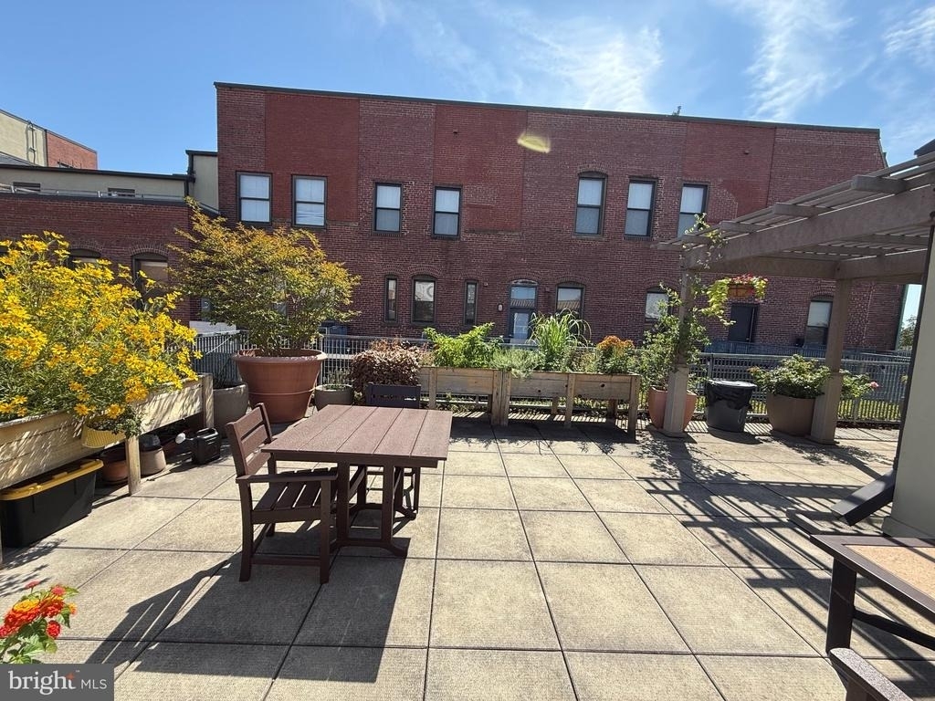 1211 Light Street - Photo 11