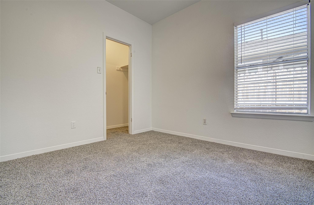 4605 Ribbecke Ave - Photo 11