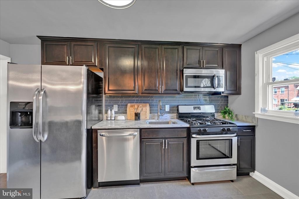 1127 Wicklow Road - Photo 2