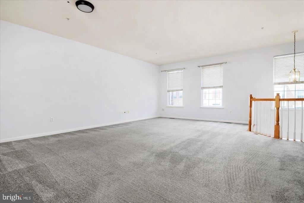 1020 Meandering Way - Photo 5