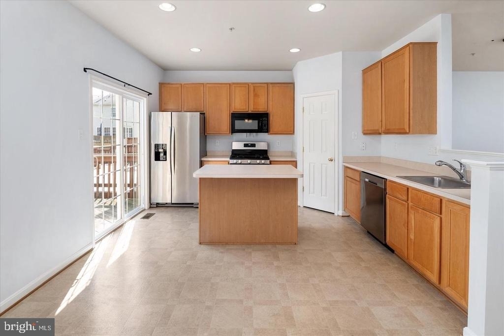 1020 Meandering Way - Photo 10