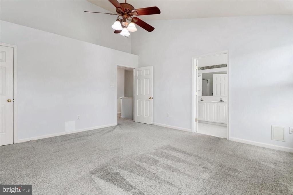 1020 Meandering Way - Photo 15