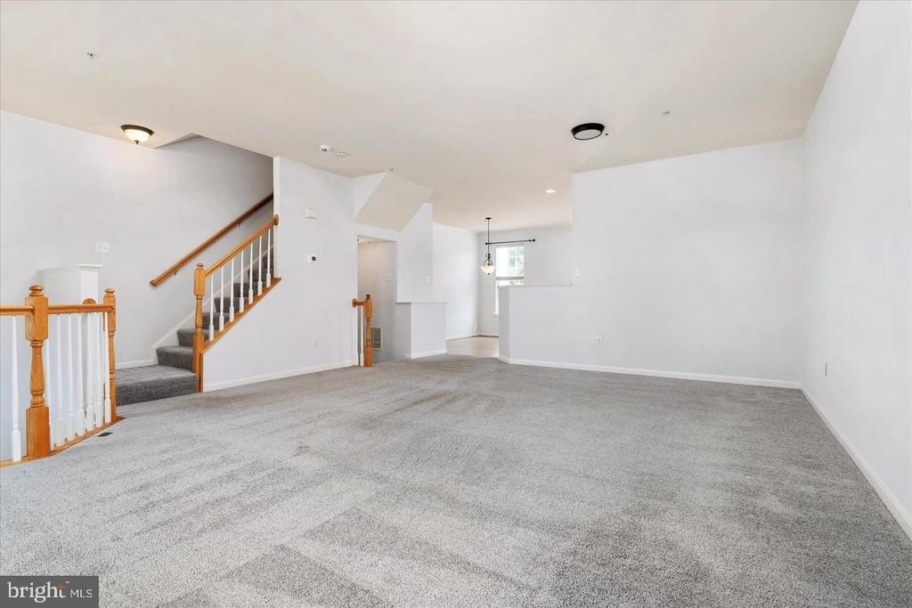 1020 Meandering Way - Photo 8