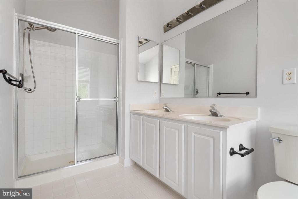 1020 Meandering Way - Photo 17