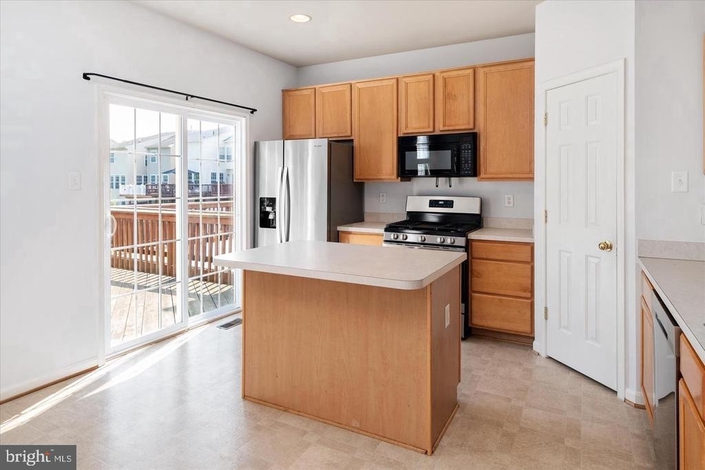 1020 Meandering Way - Photo 11