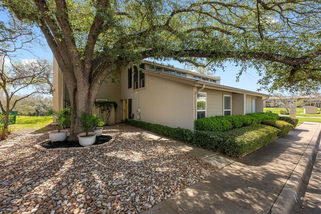 100 Lido Cir - Photo 1