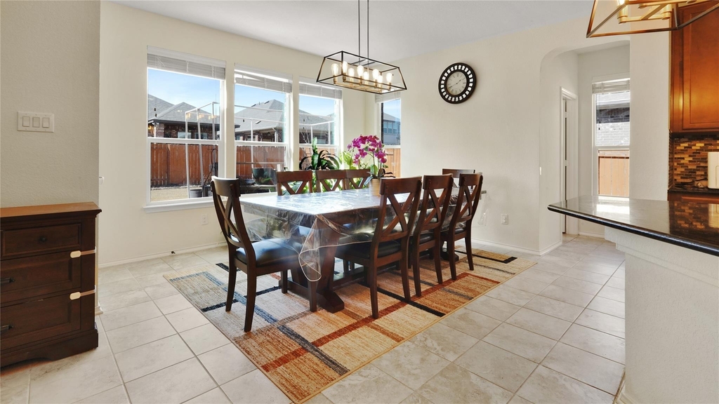 1017 Plano Ln - Photo 12