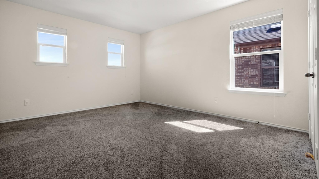 1017 Plano Ln - Photo 23