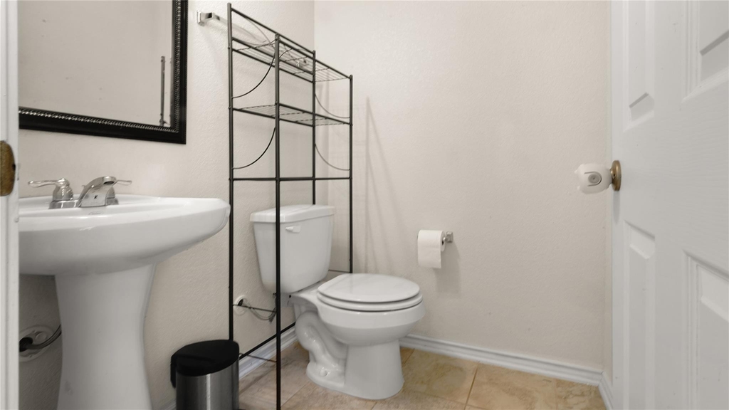 1017 Plano Ln - Photo 26