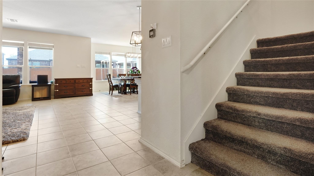 1017 Plano Ln - Photo 15