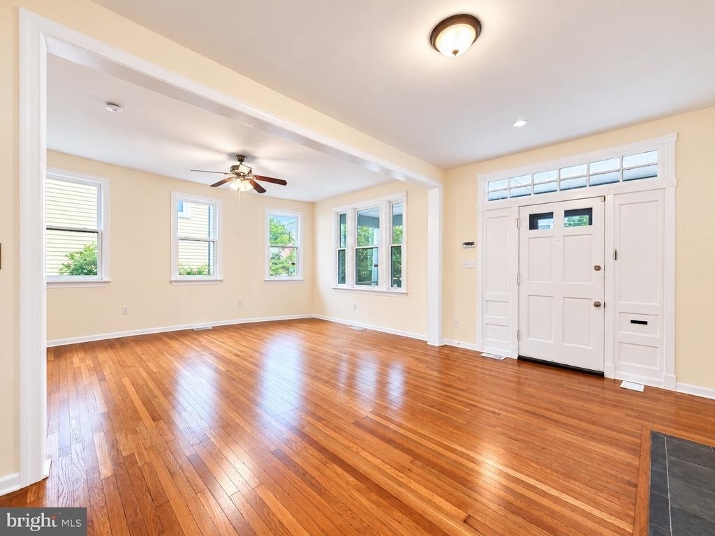 2237 Mount View Place Se - Photo 3