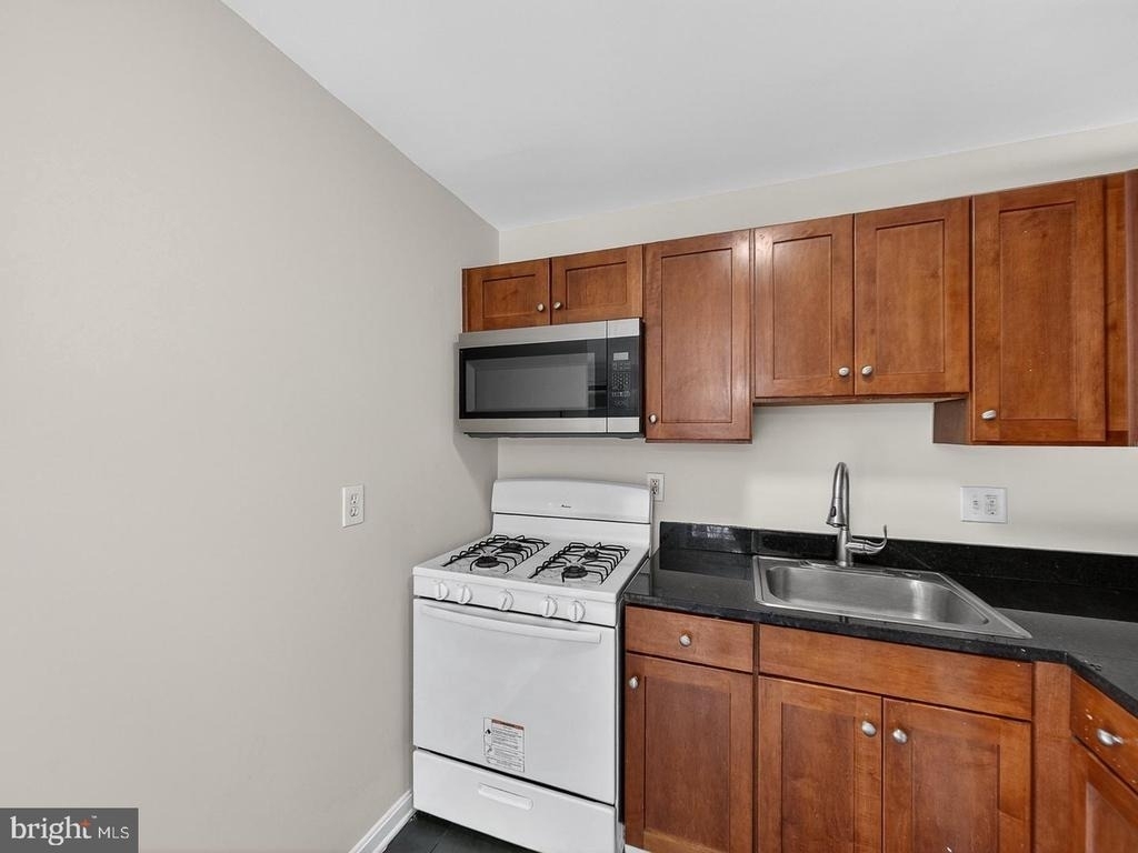 3111 Naylor Road Se - Photo 9