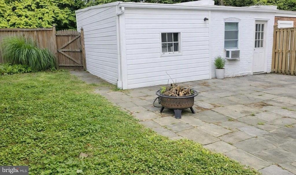4218 38th Street Nw - Photo 4