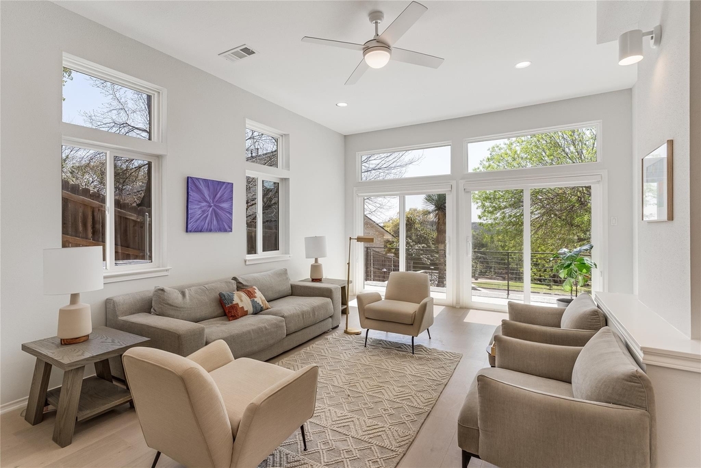 5606 Sedgefield Dr - Photo 2