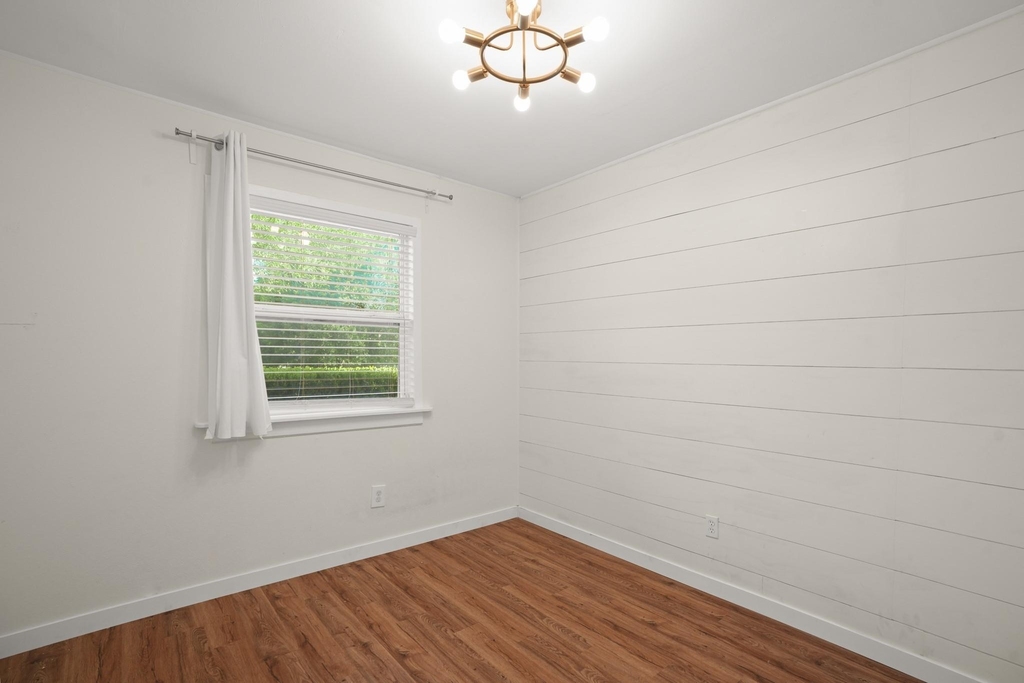 7903 Bixler Dr - Photo 5
