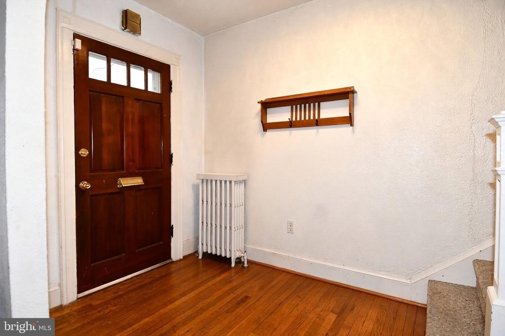 4210 10th Street Ne - Photo 4