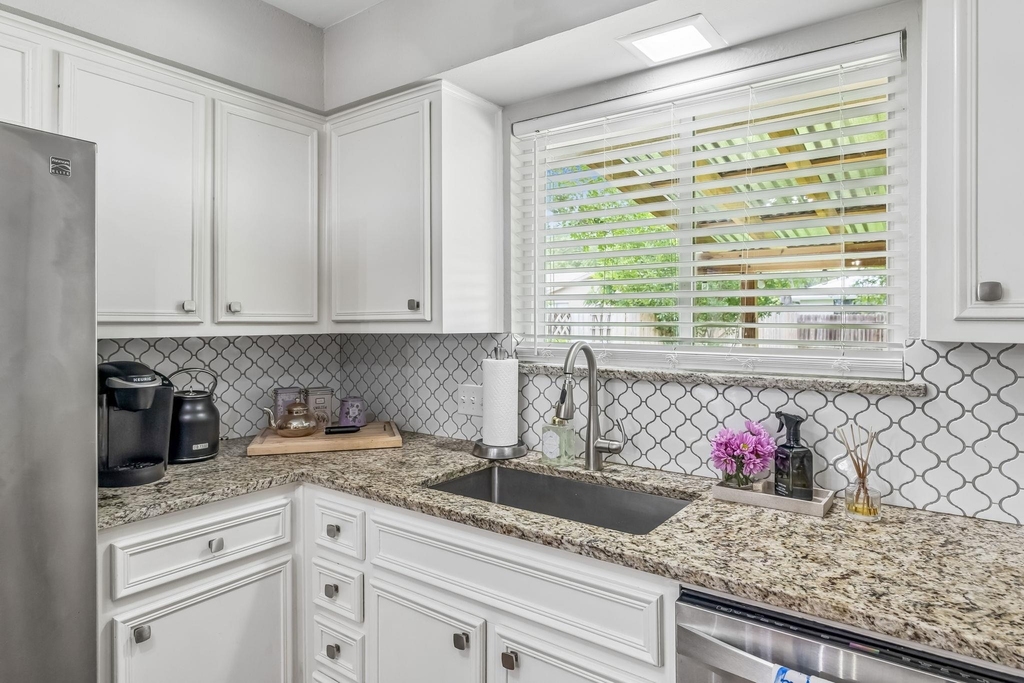 10504 Wagon Gap Dr - Photo 8
