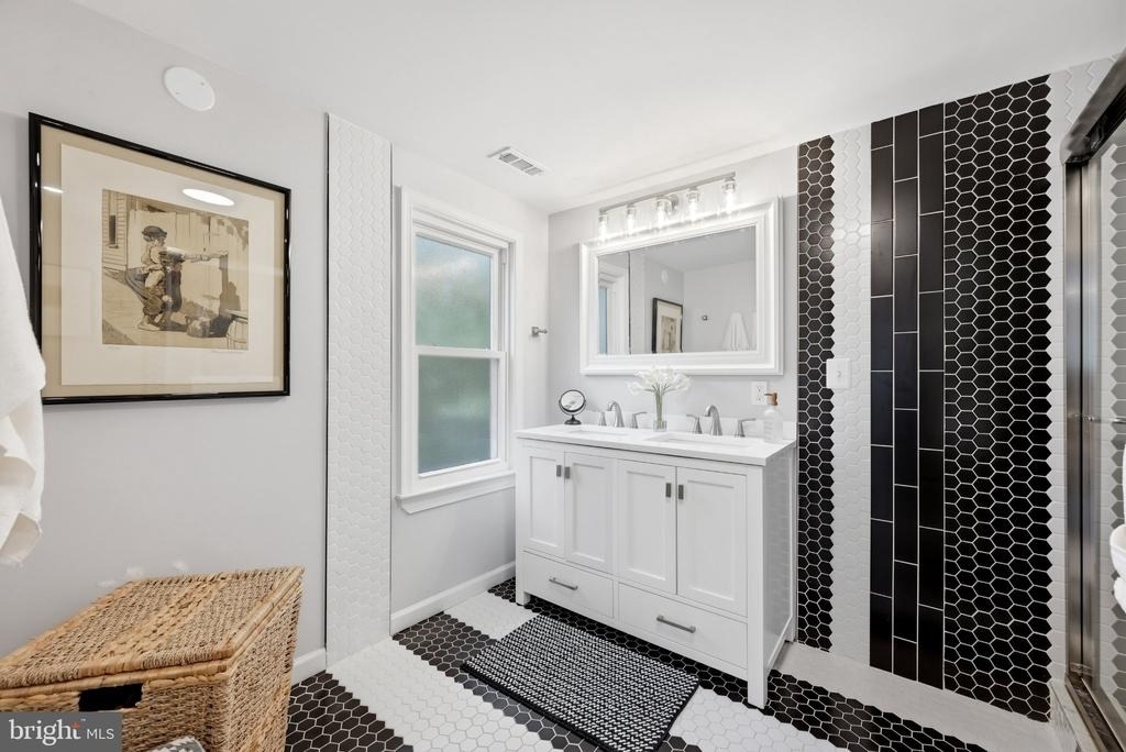 1719 Evarts Street Ne - Photo 12