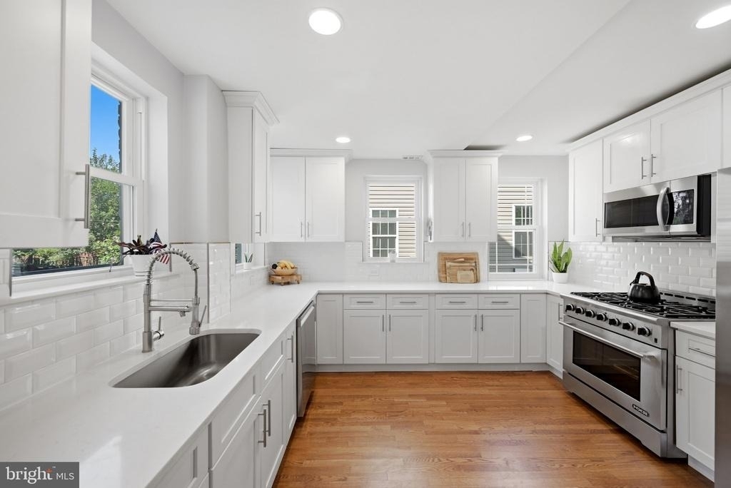 1719 Evarts Street Ne - Photo 3