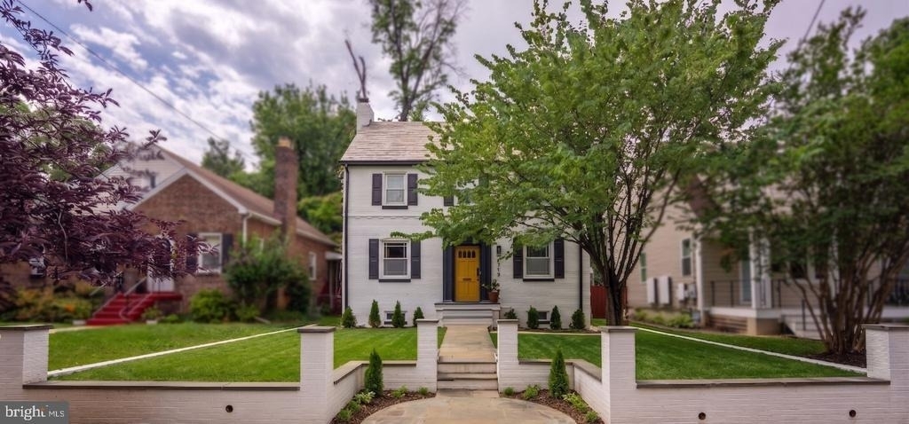 1719 Evarts Street Ne - Photo 0