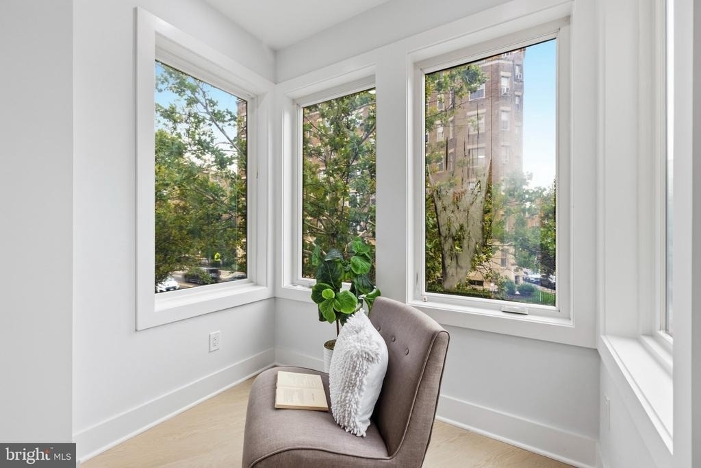 1650 Columbia Road Nw - Photo 17