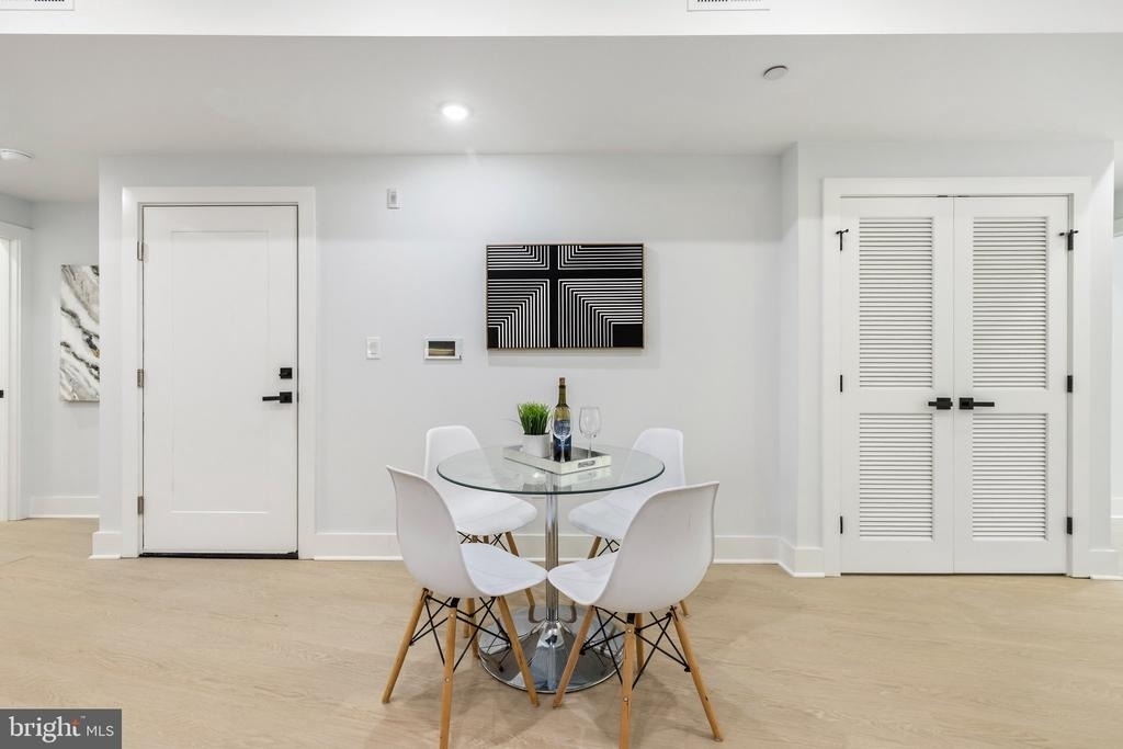 1650 Columbia Road Nw - Photo 10