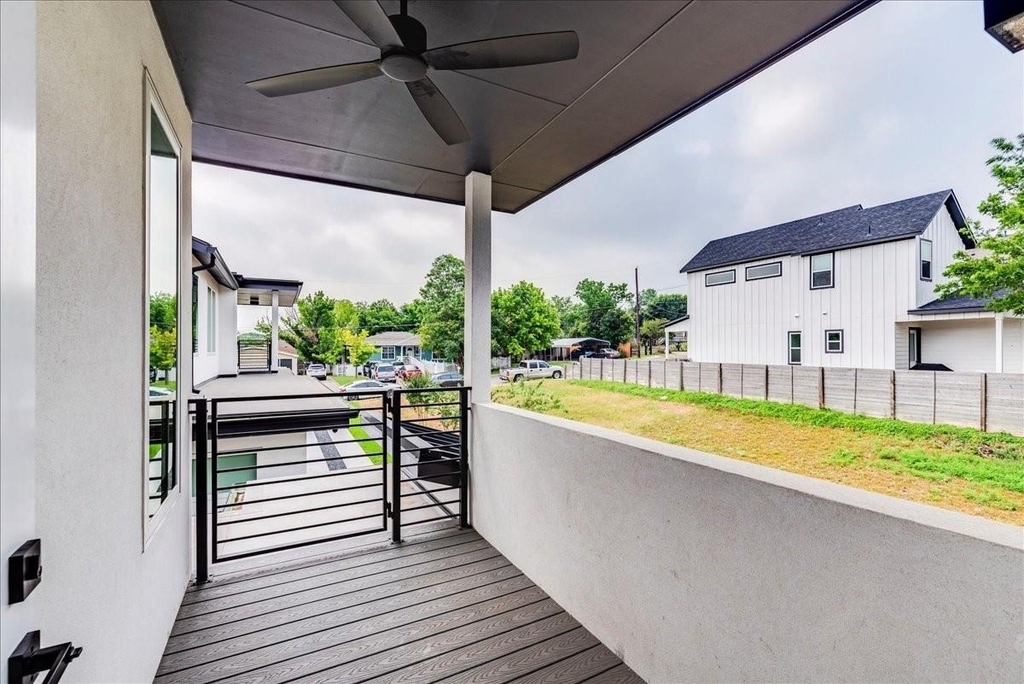 2302 Maxwell Ln - Photo 19