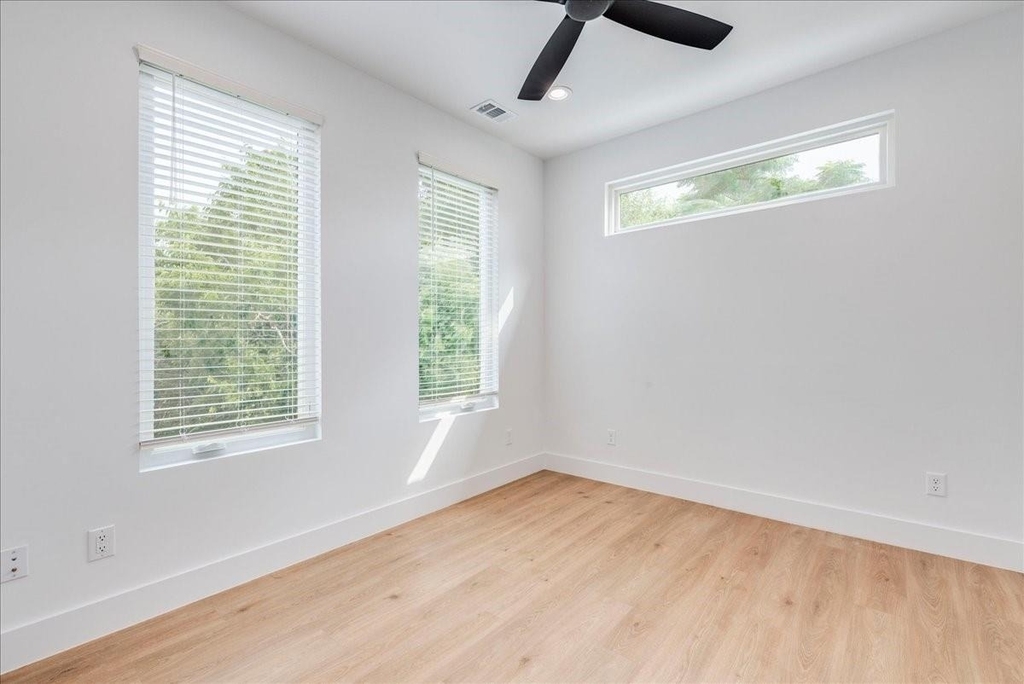 2302 Maxwell Ln - Photo 15