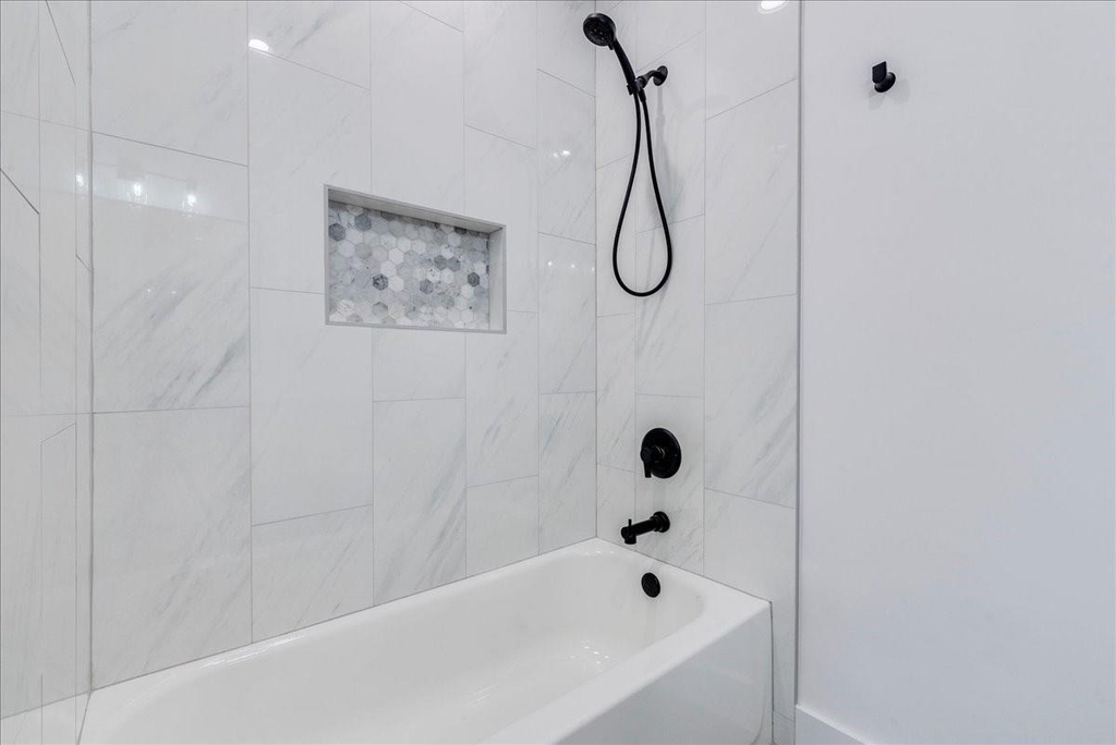 2302 Maxwell Ln - Photo 18