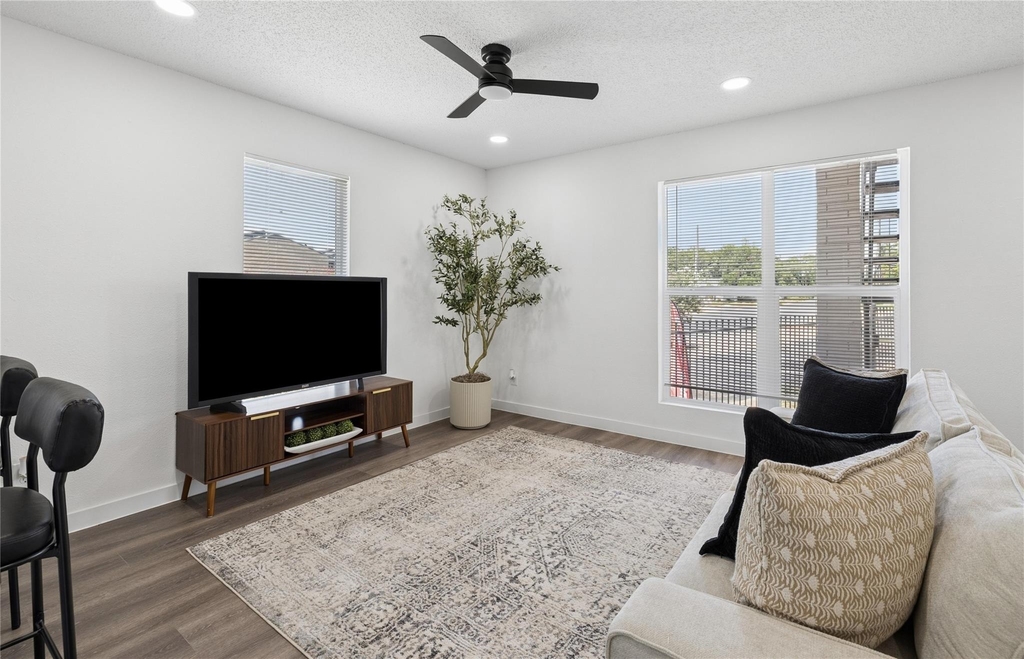 5911 Sheridan Ave Ln - Photo 9