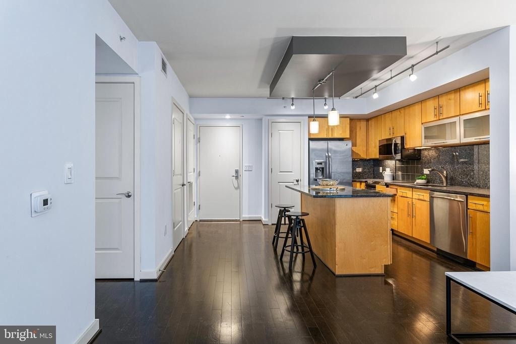 1025 1st Street Se - Photo 4