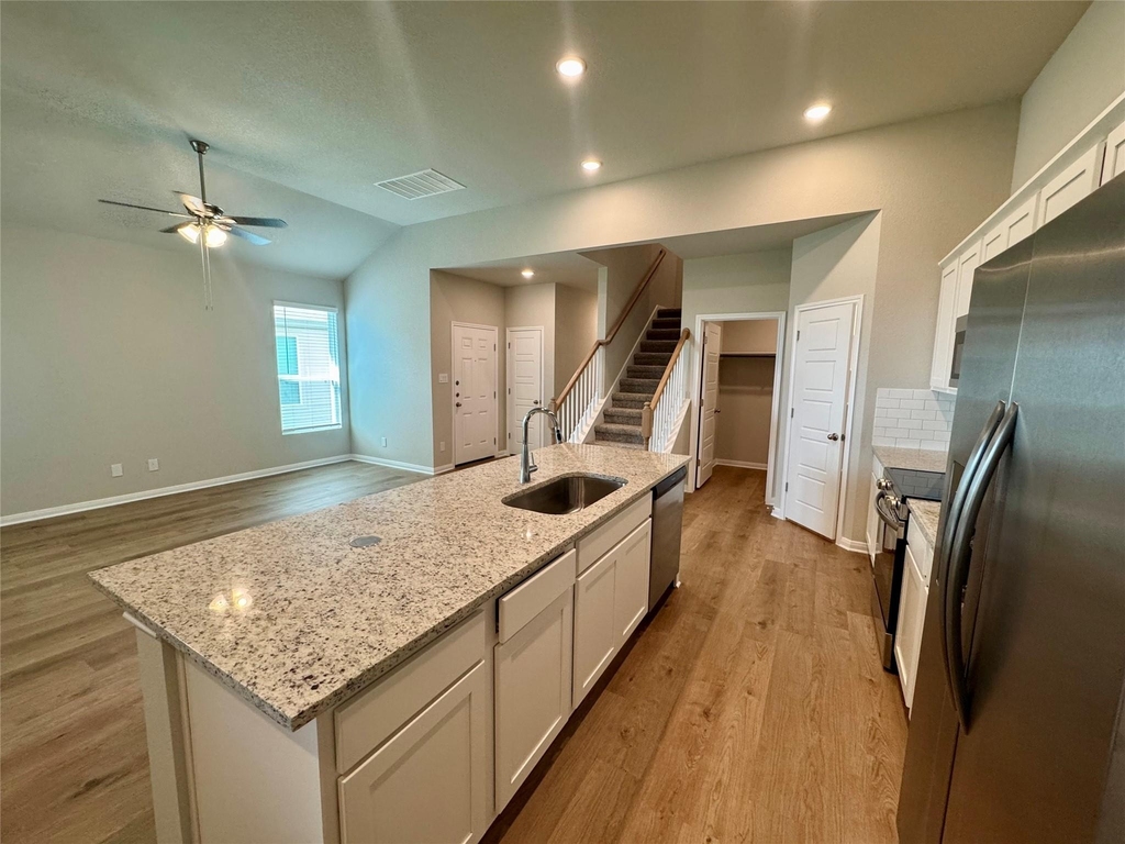 746 Staglin St - Photo 3