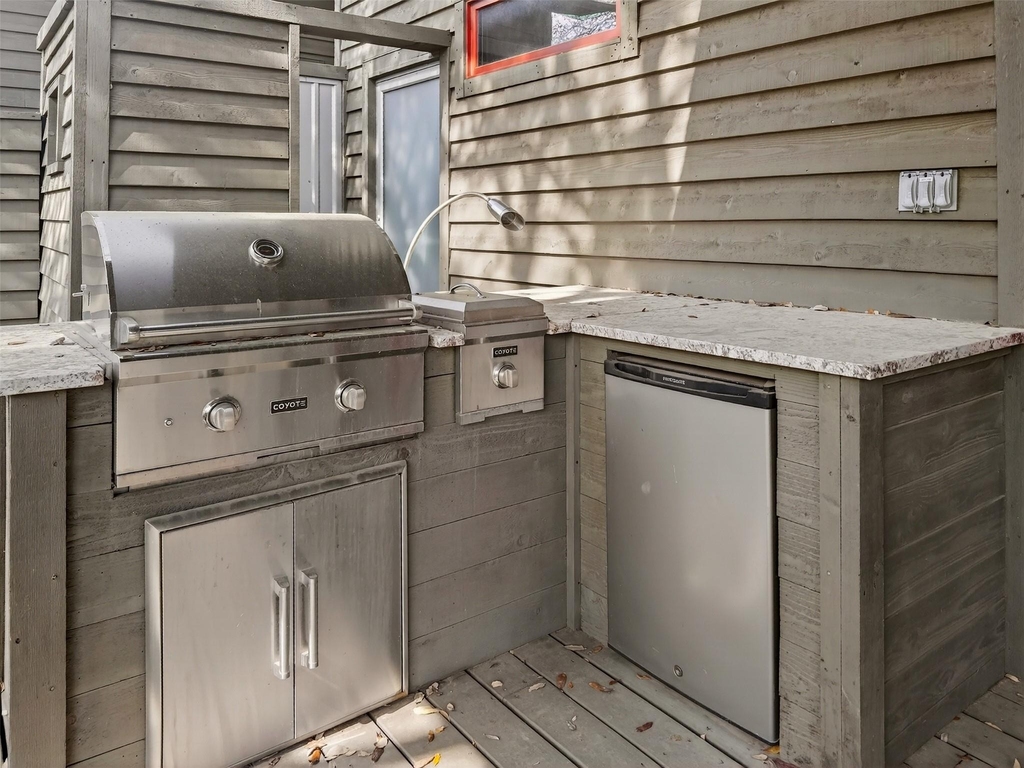 2113 Barbaro Way - Photo 7