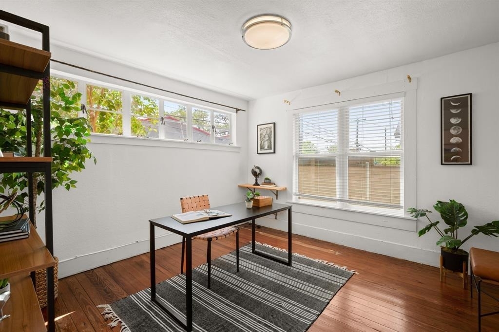 1184 Navasota St - Photo 23