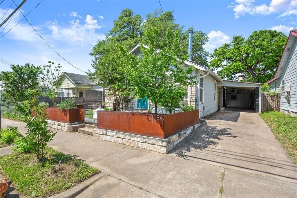 1184 Navasota St - Photo 1
