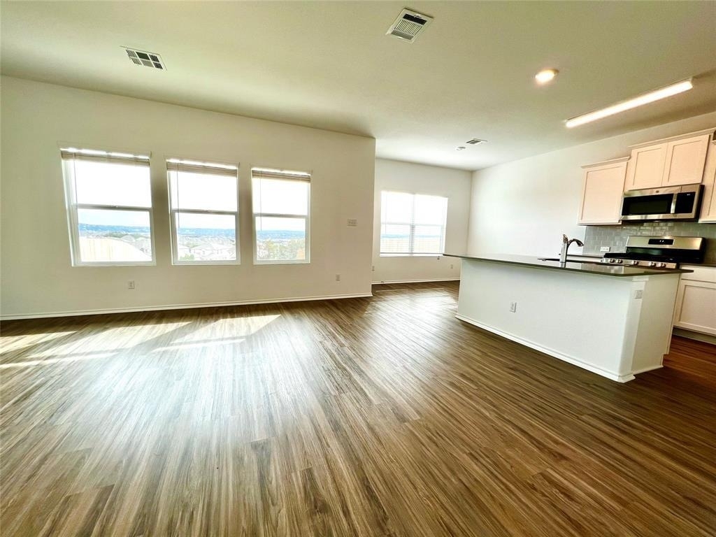 8001 Copper Prairie Bnd - Photo 4