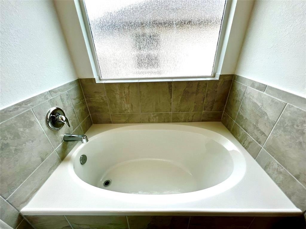 8001 Copper Prairie Bnd - Photo 16