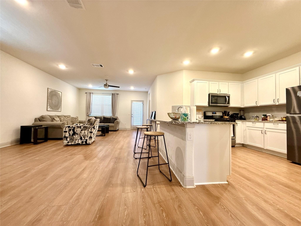 17217 Bassano Ave - Photo 7