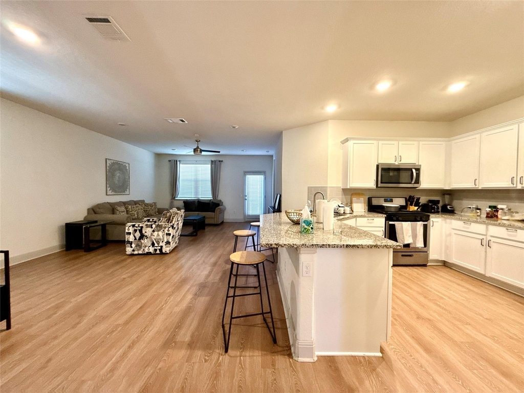 17217 Bassano Ave - Photo 5