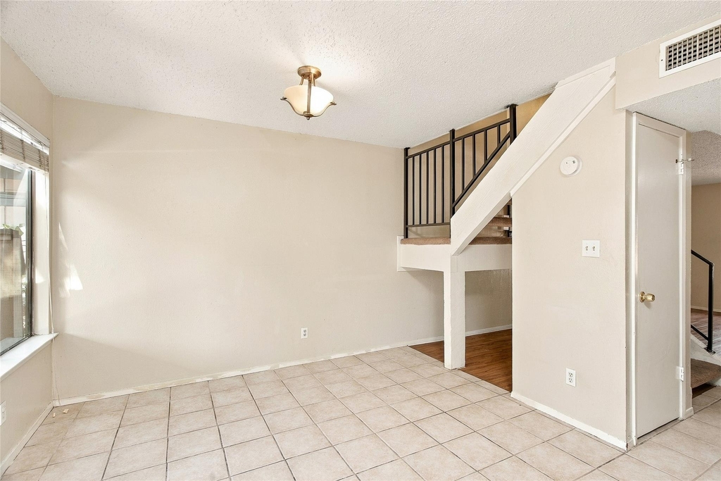 902 Park Village Cv - Photo 5