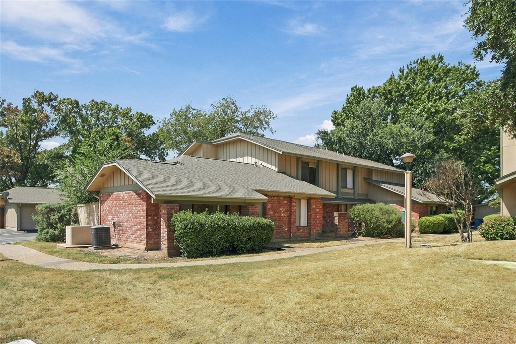 902 Park Village Cv - Photo 1